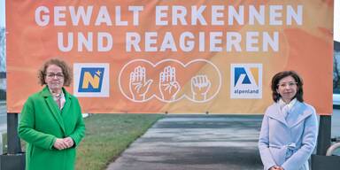 Weltfrauentag in St. Pölten: Solidarität durch Lichtinstallationen