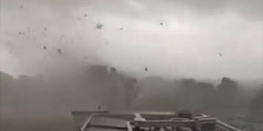 Am Flughafen: Tornado sorgte in Frankreich für Chaos