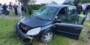 Alko-Lenker (24) baut Unfall - drei Verletzte