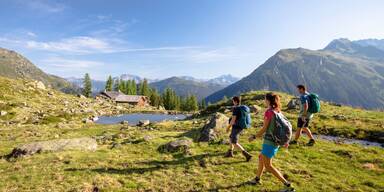 Wanderung-zur-Alpguesalpe-Stefan-Kothner-Montafon-Tourismus-11.jpg