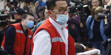 Proteste vor der malaysischen Botschaft in Peking