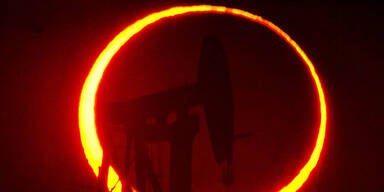 Spektakuläre Sonnenfinsternis in Asien & USA