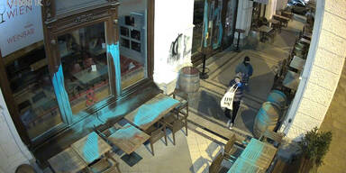 Video zeigt Farb-Attacke auf Politiker-Weinbar