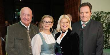 Jägerball statt Opernball: Kanzler Christian Stocker beim Halali in der Hofburg