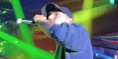 Capital Bra live am Ballermann: Rap-Star feiert Rückkehr nach Klinik-Schock