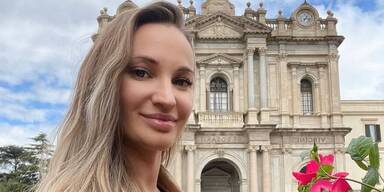 Mama-Influencerin (38) stirbt nach Po-OP