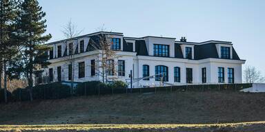 Mega-Forderungen: Jetzt soll Benkos Privat-Villa verkauft werden