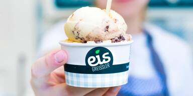 Schnitzel-Eis zum Jubiläum von Eis-Greissler
