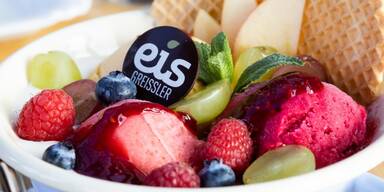 eis-greissler-kaffeehaus-joghurtweidling-scaled_credit_Eis-Greissler.jpg