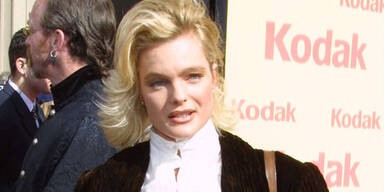 Erika Eleniak