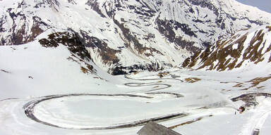 Schneeräumung auf der Großglockner-Hochalpenstraße 