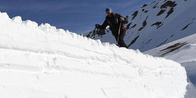 Schneeräumung auf der Großglockner-Hochalpenstraße 