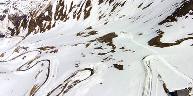 Schneeräumung auf der Großglockner-Hochalpenstraße 