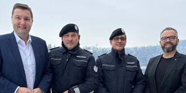 Linzer Ordnungshüter helfen bei Geburt in Auto