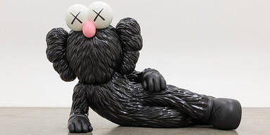 kaws_time_off_2021_c_kaws_foto_courtesy_kaws_studio.720x0.jpg