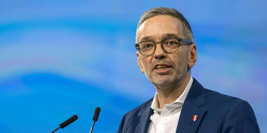 Platz 1! FPÖ-Song sorgt für Chart-Hammer: Kickl schlägt sogar Springsteen