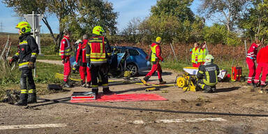 Lenker (42) stirbt bei Autounfall im Bezirk Krems-Land