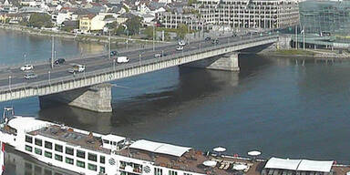 linzniebelungenbrucke.jpg