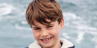 Prinz Louis feiert 8. Geburtstag: Alle Details zum neuen Porträt aus Cornwall
