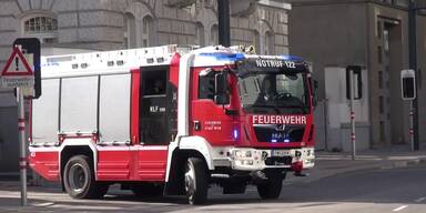 Feuer in Favoriten: Teenie verletzt, neun Bewohner evakuiert