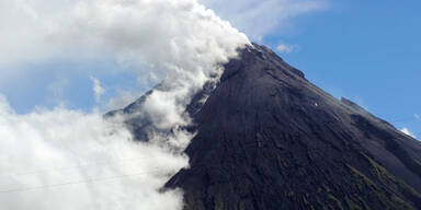 mayon_afp.jpg