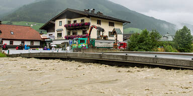 Salzach führt Hochwasser