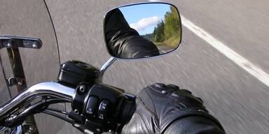 Biker (38) stirbt bei Horror-Crash mit Lkw