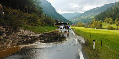 Erdrutsch auf B95 Ramingstein 