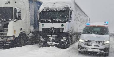 Tirol: Schneefall sorgte für Verkehrschaos