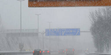 Österreich versinkt im Schnee