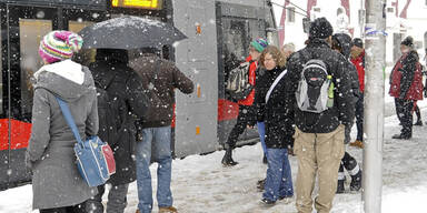 Österreich versinkt im Schnee