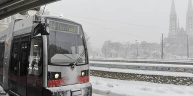 Österreich versinkt im Schnee