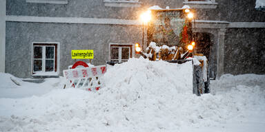 Schneemassen Winter Lawinengefahr Schneeräumung Vordernberg