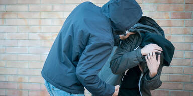 Schulstreit eskaliert: 14-Jähriger bewusstlos