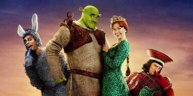 Shrek und Fiona auf der Musicalbühne.