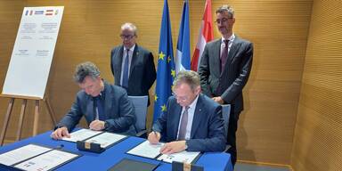 Arbeitsübereinkommen unterschrieben.