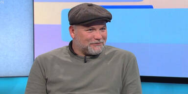 Thomas Stipsits spricht über neue Freundin & sein großes Namens-Rätsel