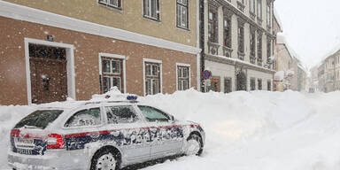 Schneechaos auf den Straßen