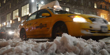 Schneesturm fegt über New York