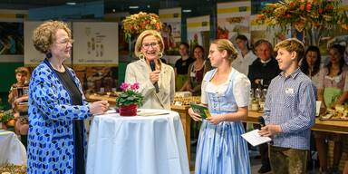 Erntedankfest: neuer Landhauskeller eröffnet