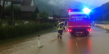 Unwetter überrollen Österreich