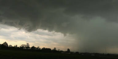 Tornado-Alarm – Stormchaser filmt Superzelle