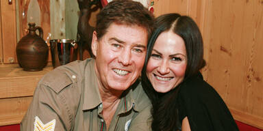 Jack White (†85): Witwe blieb Trauerfeier fern, holte aber stilles Begräbnis nach