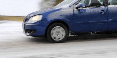 winter-auto-strasse-960-tz.jpg