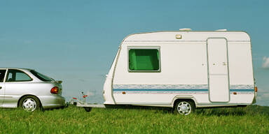 Ehemann überfuhr eigene Frau mit Wohnwagen